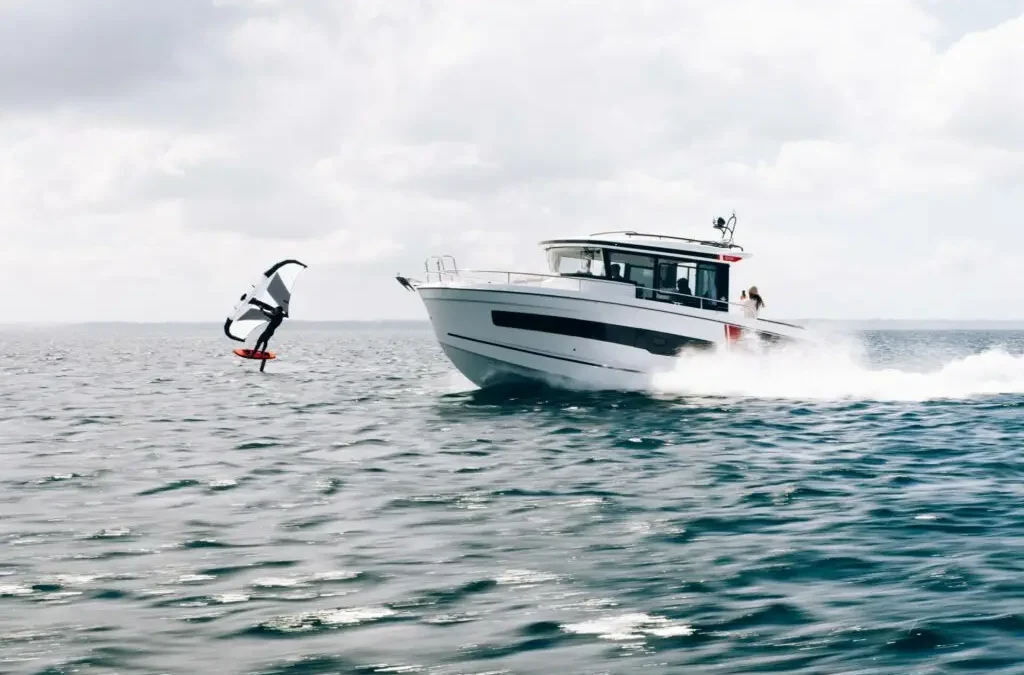 «Descubre los Nuevos Modelos de Barcos Jeanneau 2025: Cap Camarat y Merry Fisher»