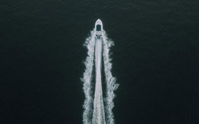 Innovaciones en Propulsión Marina: Motores Híbridos, Eléctricos y Tecnologías de Energía Renovable