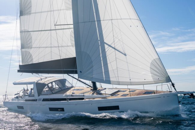 Oceanis Yacht 60