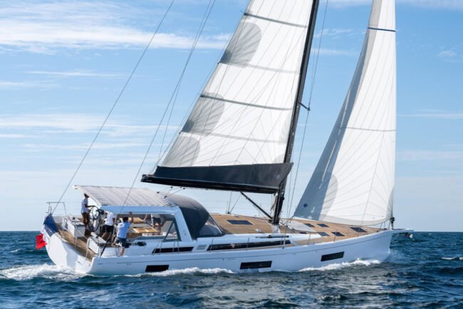 Oceanis Yacht 60